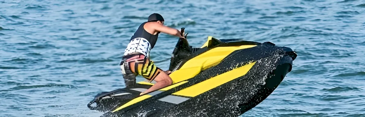Read more about the article The Benefits of Owning a Personal Watercraft
